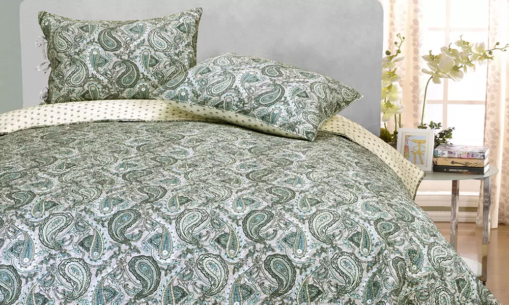 Superior 100% Cotton Moroccan Paisley Quilt Set (2- or 3-Piece) - Primary Image