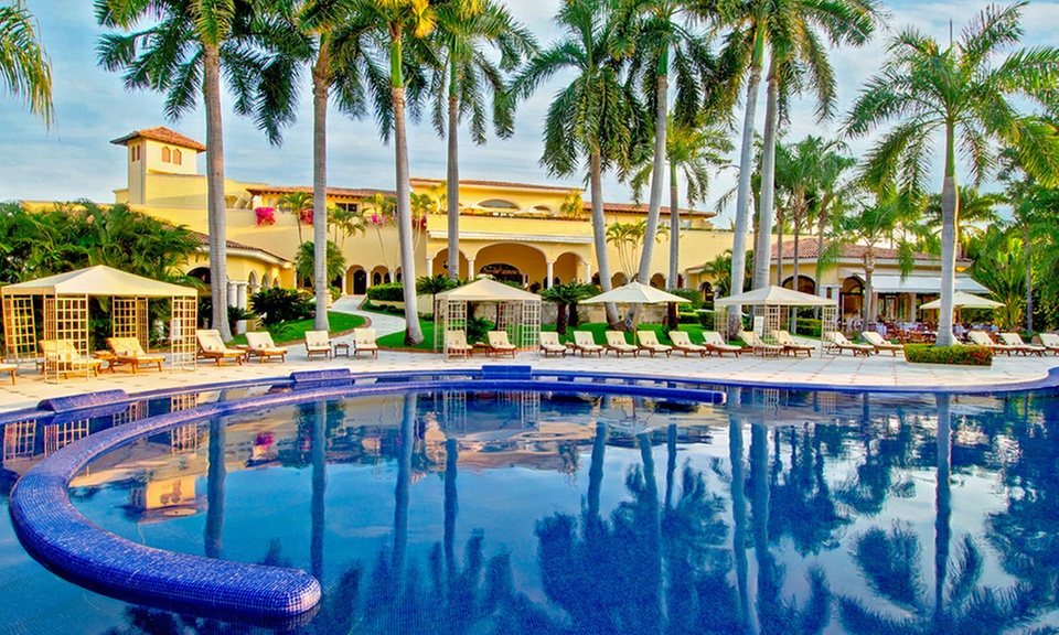 ✈ 3- or 4-Night All-Inclusive Casa Velas Stay w/Air. Price per Person Based on Double Occupancy (Buy 1 Groupon/Person). - Primary Image
