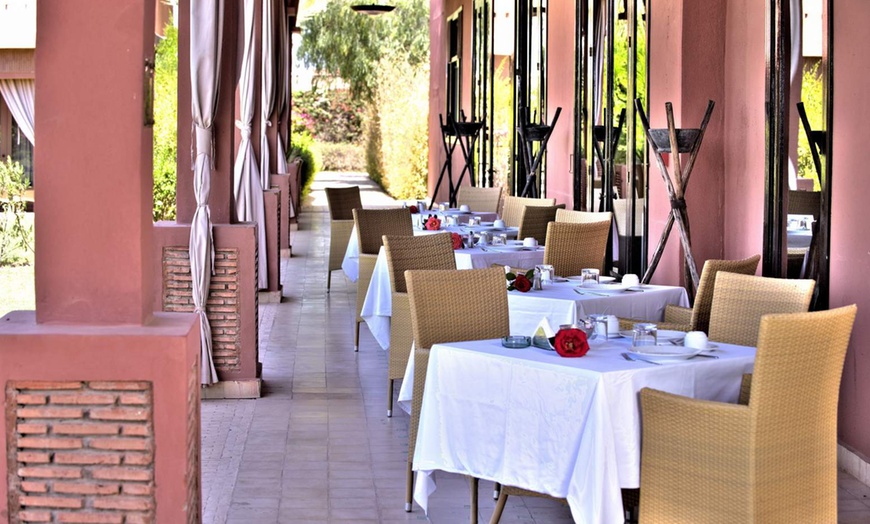 Image 2: Marrakech : suite Deluxe 5* avec pdj/demi-pension et option modelage