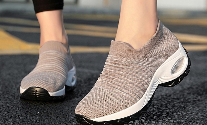 Image 5: Women's Breathable Air Cushion Shoes