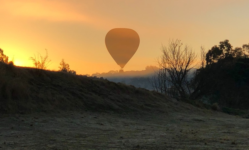 Image 3: Midweek Hot Air Balloon Flight