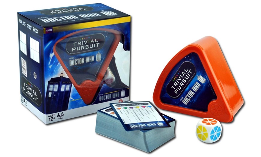 Image 9: Trivial Pursuit Set