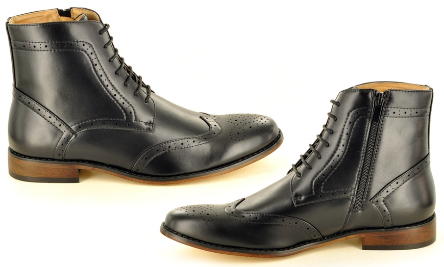 Image 5: Men's Round Toe Brogue Boots