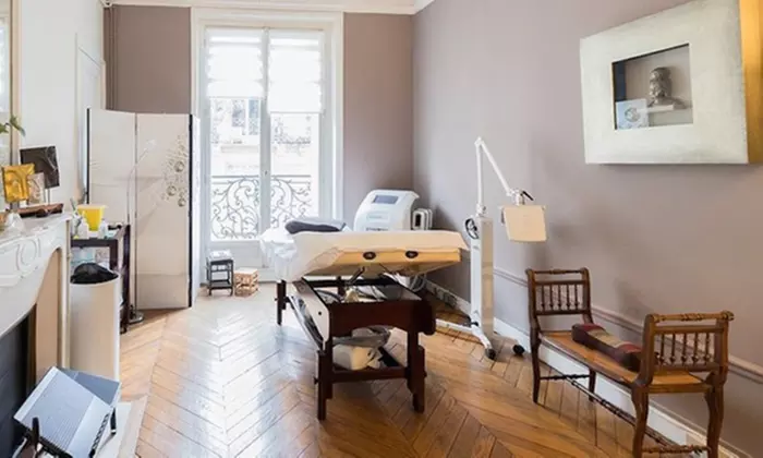 Jusqu'à 41% de remise sur Soin du visage chez Royal Beauty - Primary Image