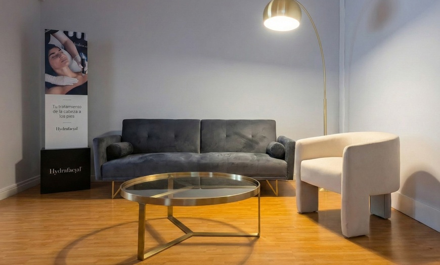 Image 9: Tratamiento reafirmante inyectado, mesoterapia y ADN 