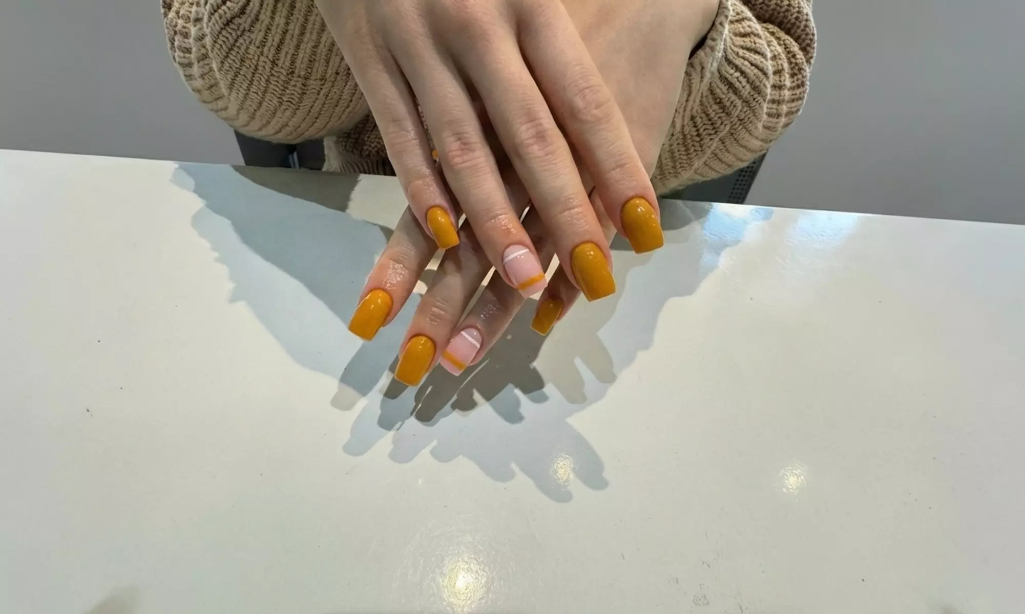 Manicure i pedicure hybrydowy