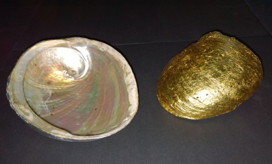 Image 3: Introduction to Gold Leafing workshop At Art Gilding Academy