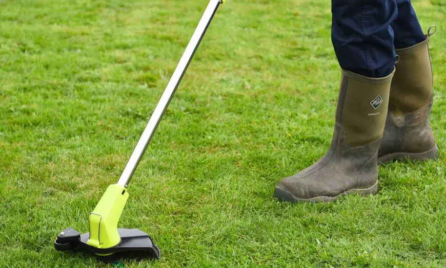 Image 8: Garden Gear Cordless Grass