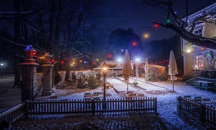 Image 2: Eisstockschießen mit Getränk