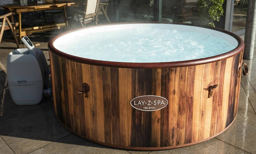 Image 2: Relax in a Hot Tub for 3 or 5 Days with Fizz & Setup, Luxury Included