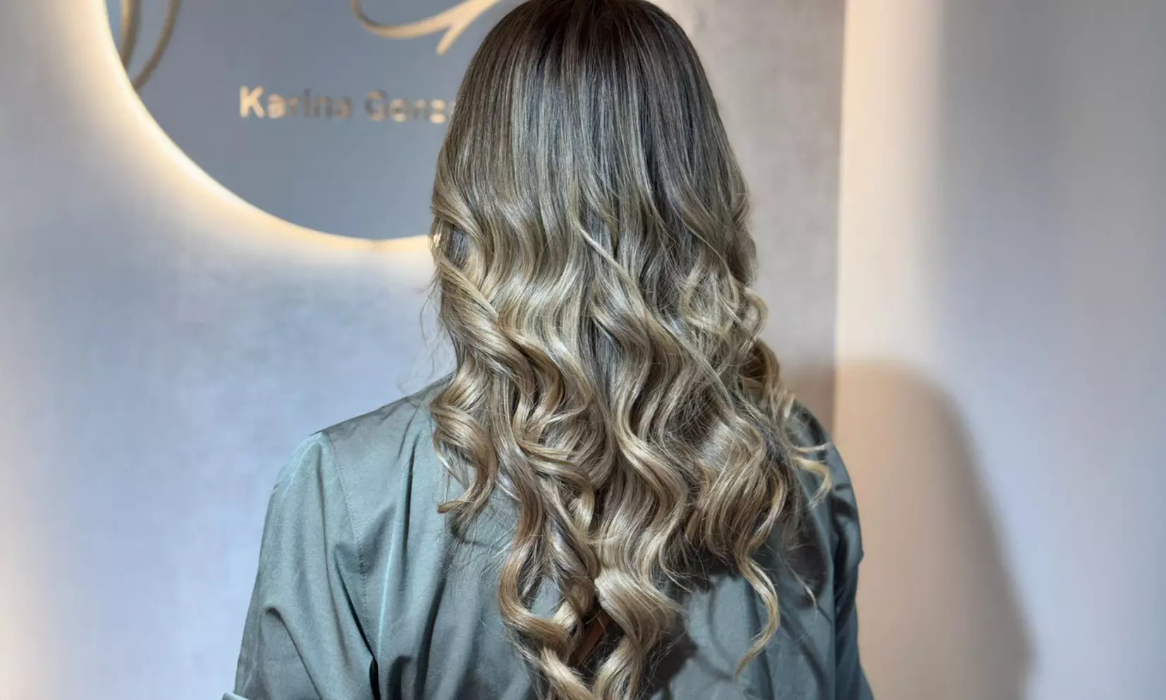 Peluquería con lavado, mascarilla, corte, brushing y opción a tinte