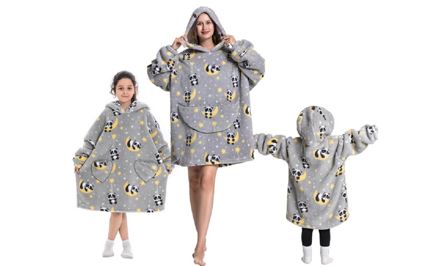 Image 41: Matching Family Snuggle Hooded Blanket