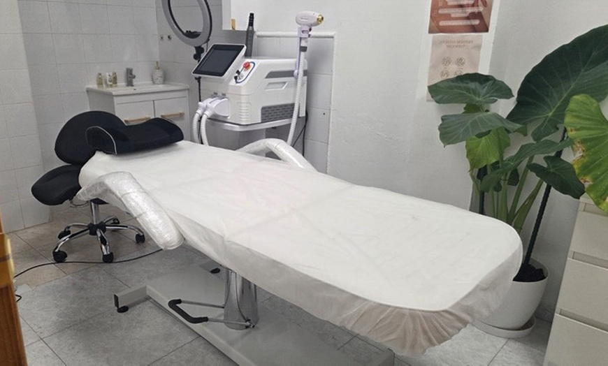 Image 2: Sesión de masaje con técnica a elegir de 30, 60 o 90 minutos para 1