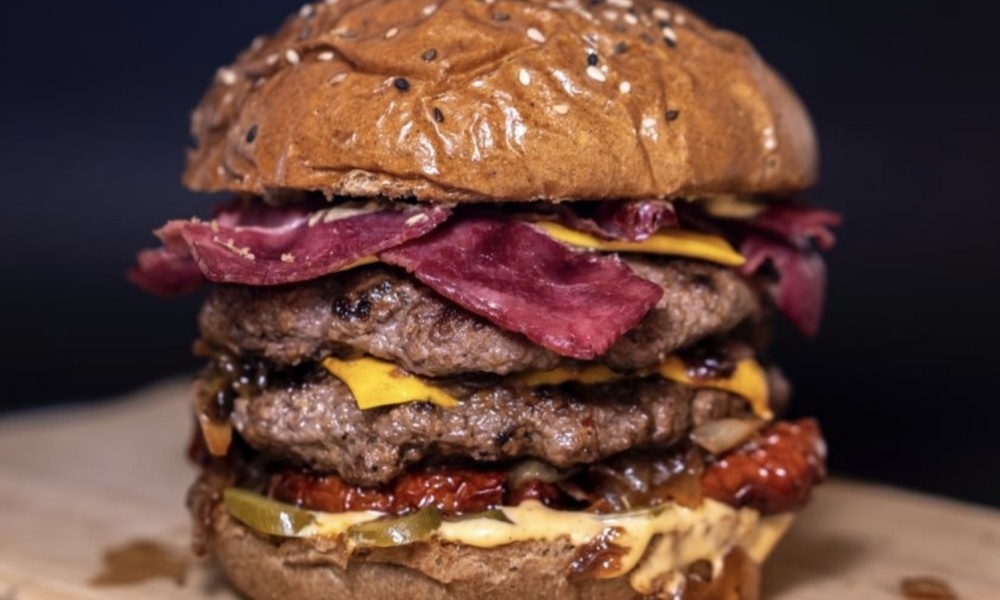 Enjoy Tasty American Fare with Vouchers for Food and Drinks