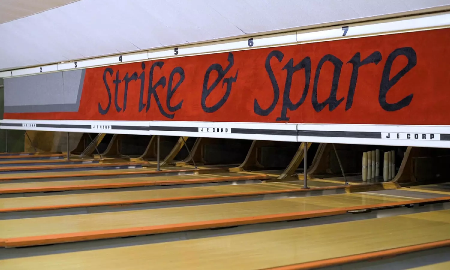 Hours of Bowling Excitement for Up to 5 People