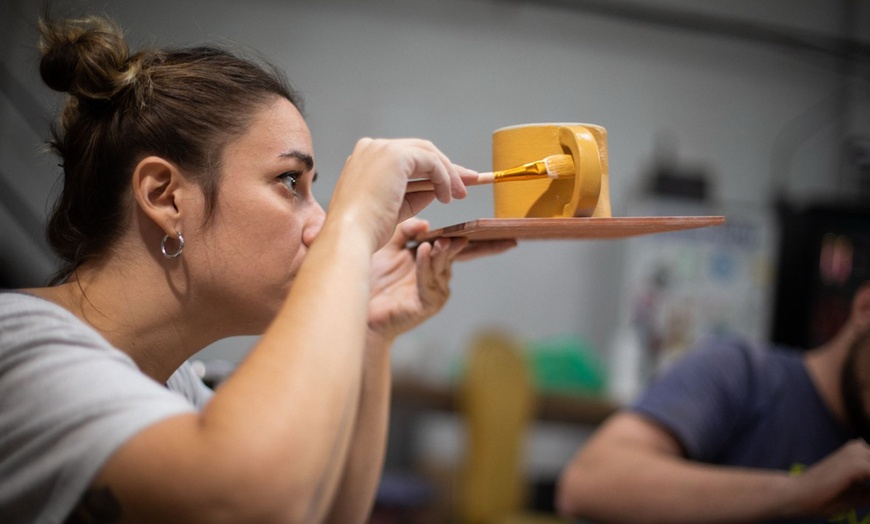 Image 4: Taller de cerámica para 1 o 2 personas con picoteo y vino ilimitado