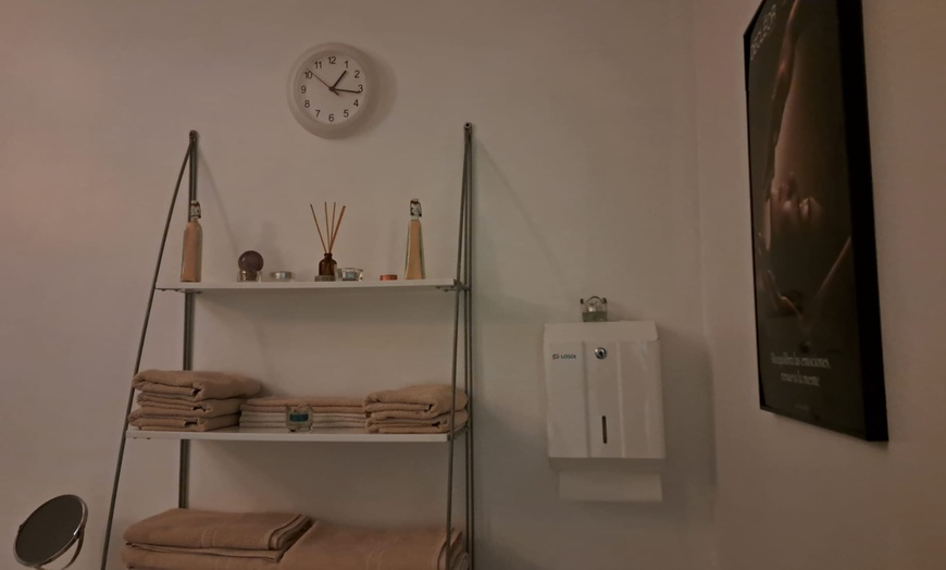 Image 2: Extensión de pestañas pelo a pelo para ambos ojos