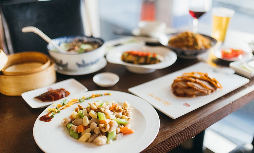 Image 5: Peking Duck Banquet + Wine for 2 