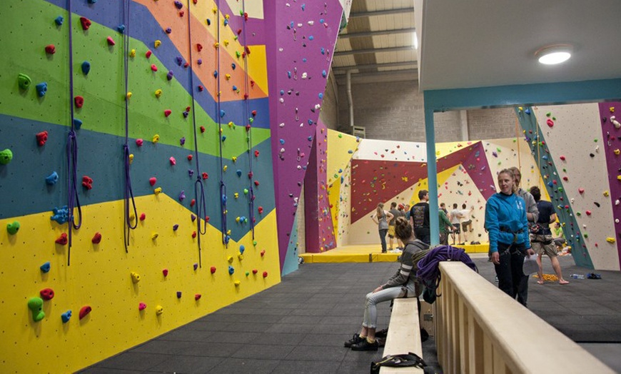 Image 5: Adult Taster Climbing Session