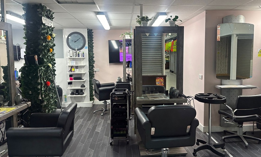 Image 2: Up to 65% Off on Salon at Kathryn @ Creme de la Creme