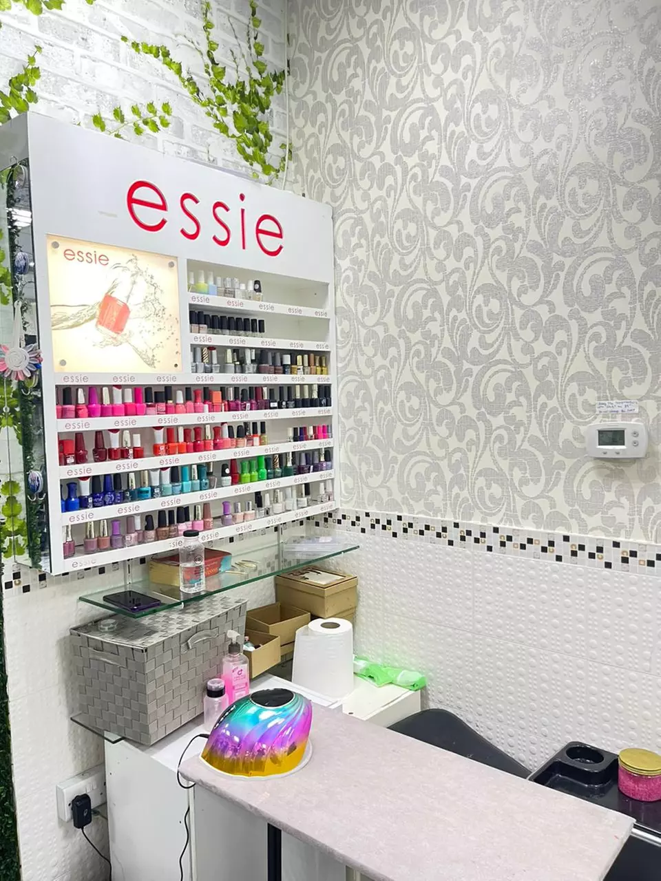 Facial, Eyebrow, Eyelash Services at Beauty And Sense Ladies Salon