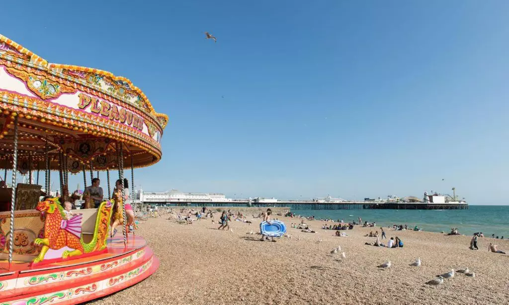 Brighton and Hove: Deluxe Double with Breakfast and Dinner