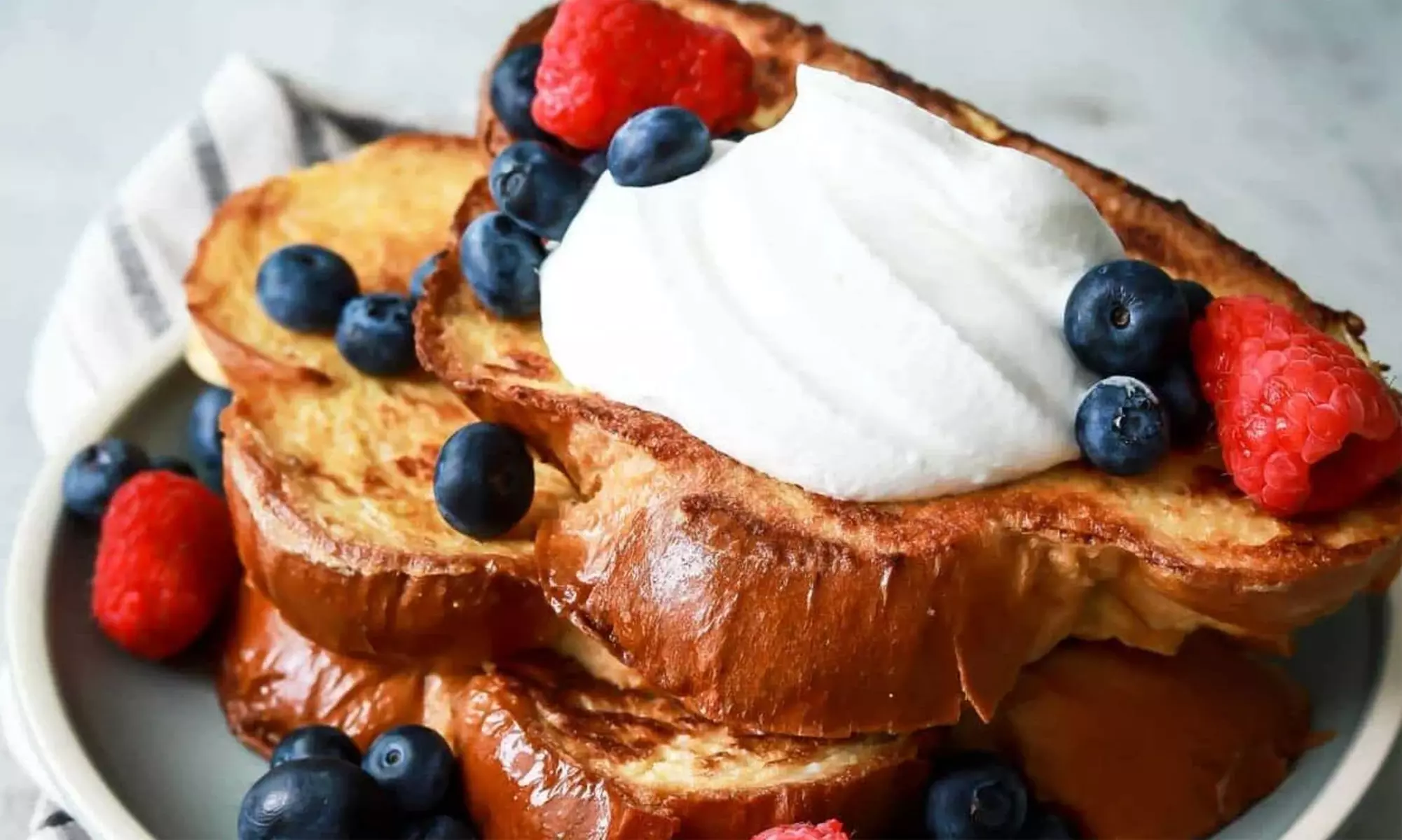 Enjoy a Delicious Sunday Brunch w/ Live Music @ Frank's Steaks