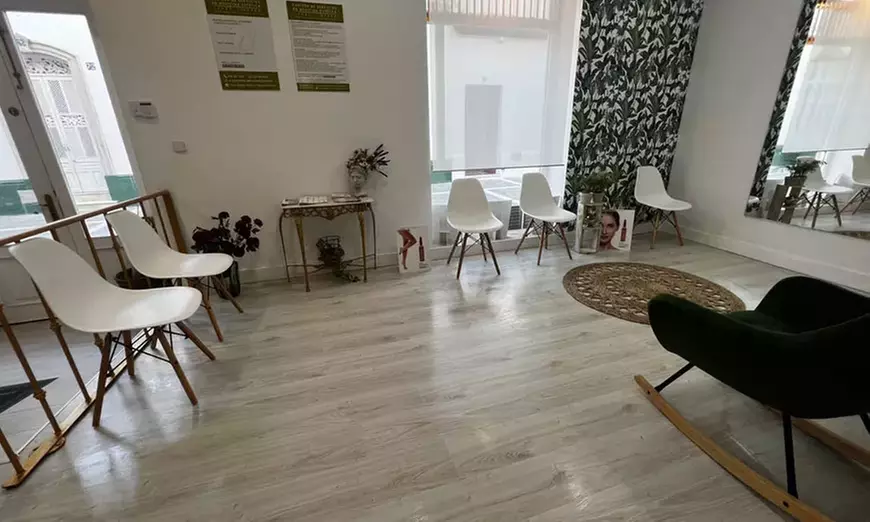 Renueva la piel de tu rostro con un peeling de carbón activo con láser