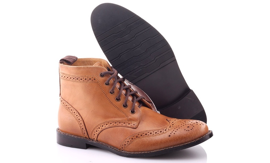 Image 9: Men's Brogue Boots