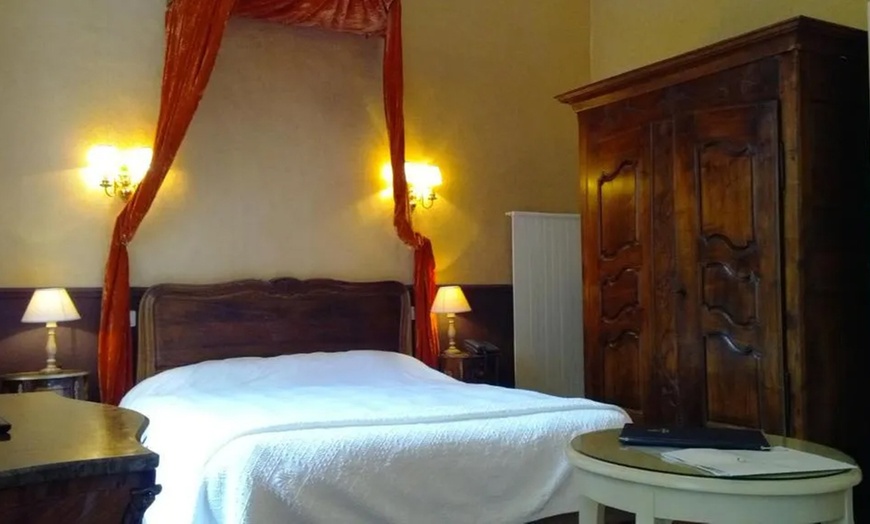 Image 8: Cévennes : chambre double au choix avec pdj, menu, champagne et spa