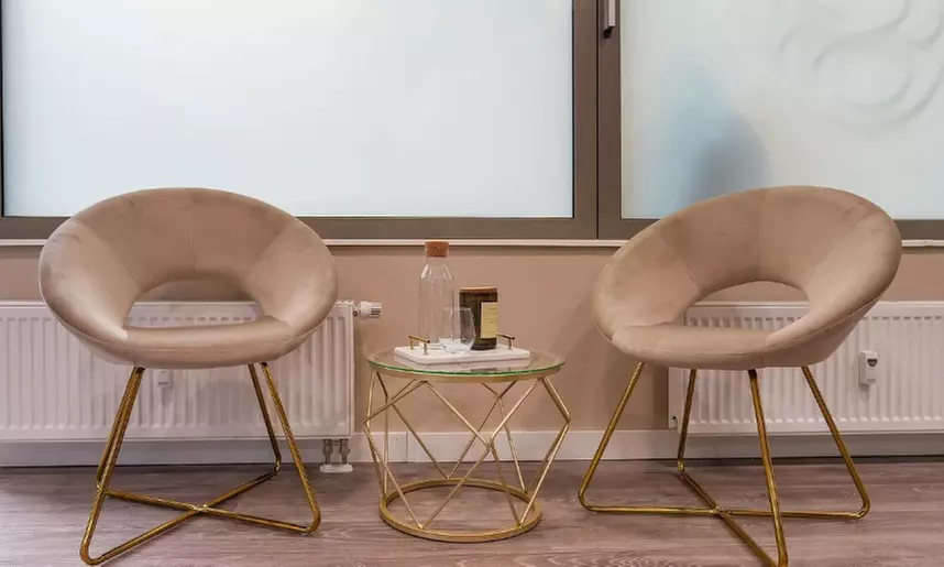 Verwöhne deine Haut: Microneedling Gesichtsbehandlung