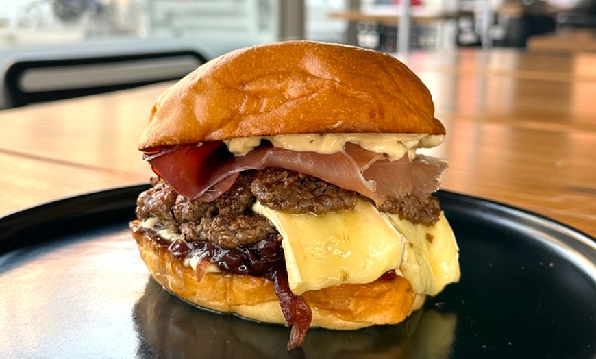 Image 10: Menú de smash burger con entrante, patatas y bebidas para 2 o 4