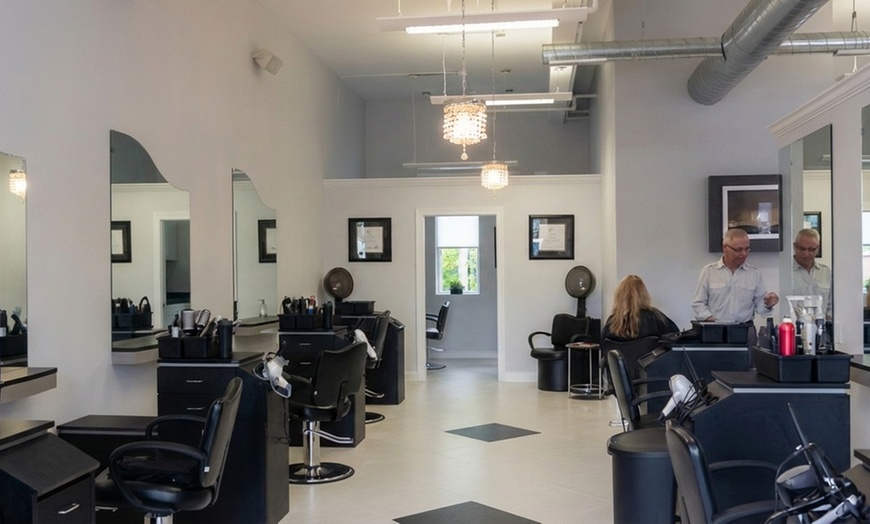 Image 2: Transform Your Hair with Women's Hair Wash and Styling