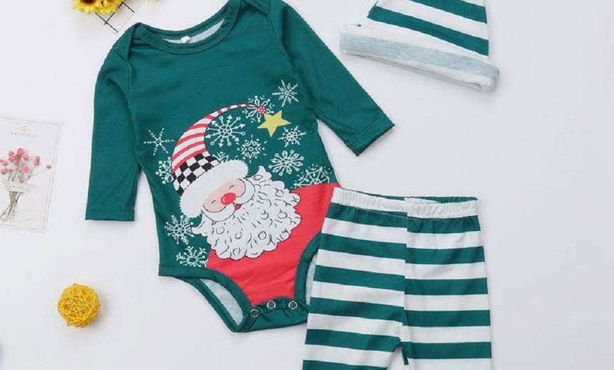 Image 13: Pijama a rayas de Santa Claus