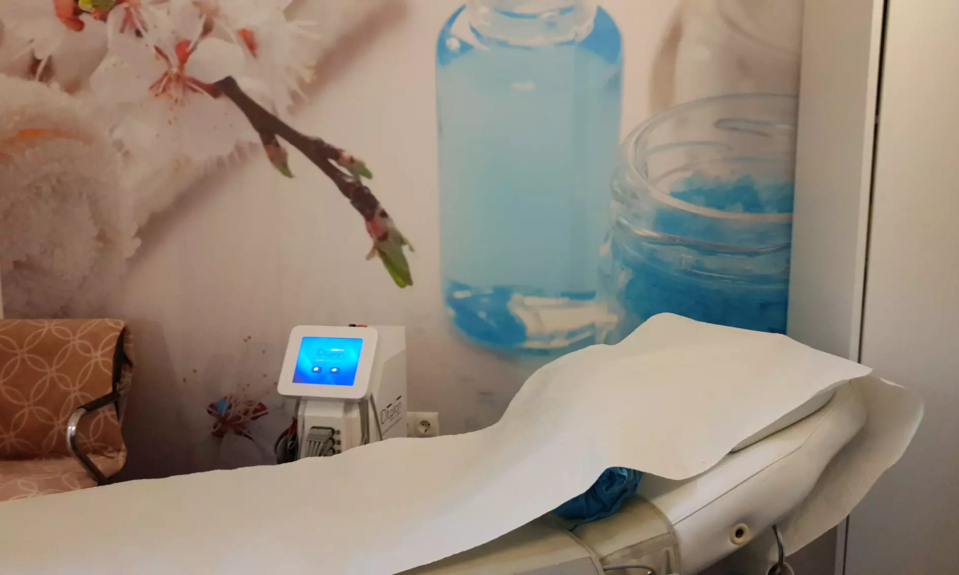 Masaje en pareja con piedras calientes, masaje craneal y aromaterapia