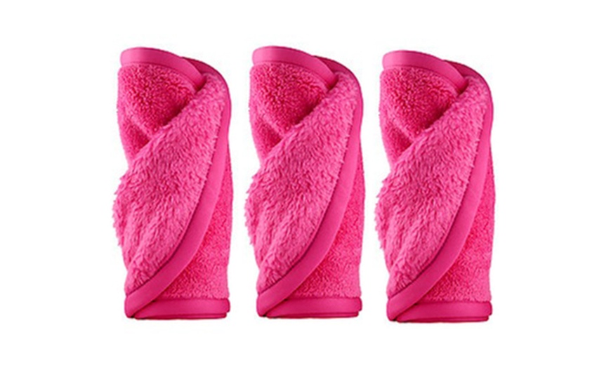 Image 2: Reusable Makeup Remover Towels