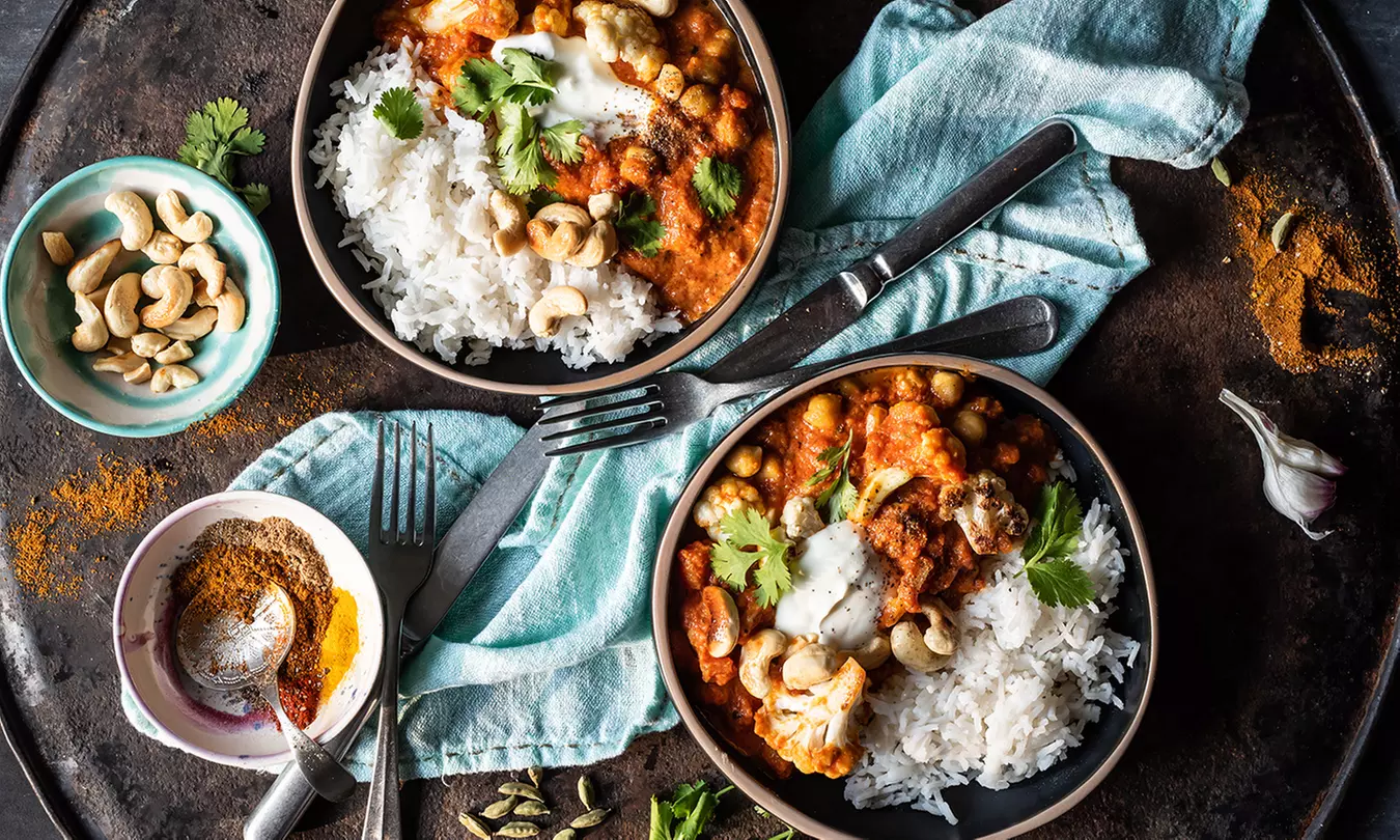 Indisches 2-Gänge-Menü mit Fisch, Ente, Garnelen, Hähnchen oder Lamm