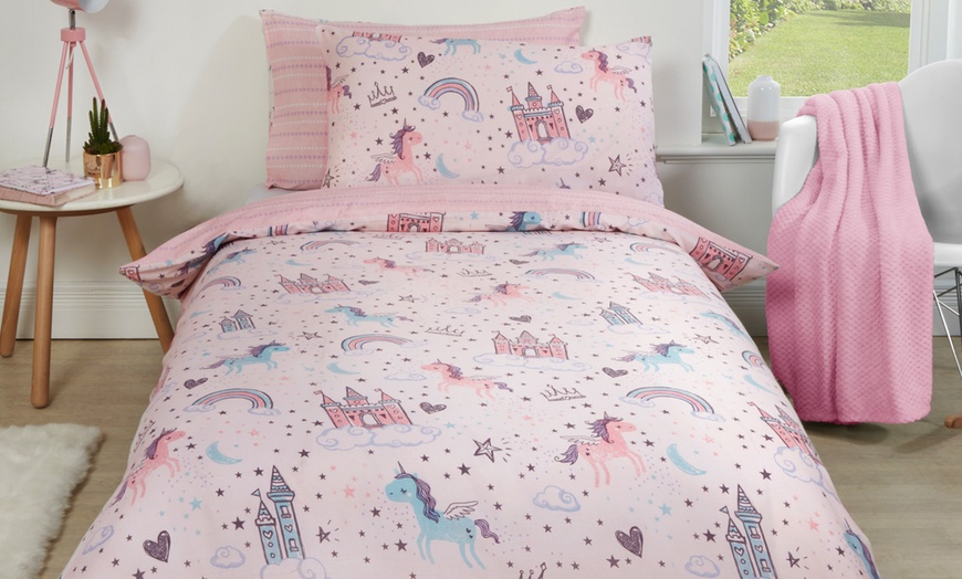 Image 1: Unicorn Castle Duvet Set
