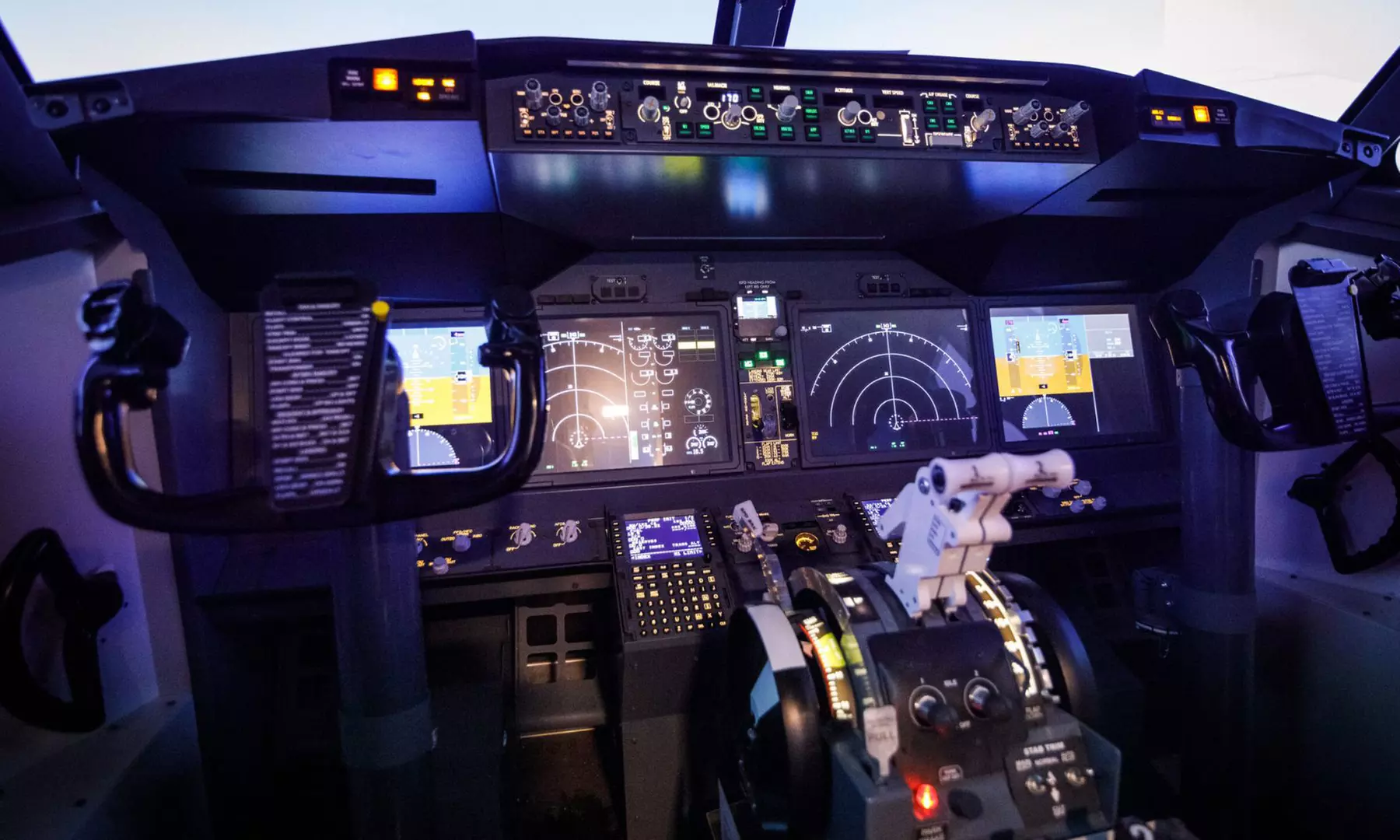 Zostań pilotem i zasiądź za sterami symulatora: Boeing 737 i inne