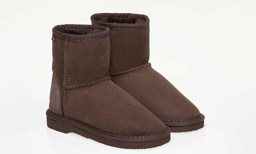 Image 7: Kids Classic Short UGG boots
