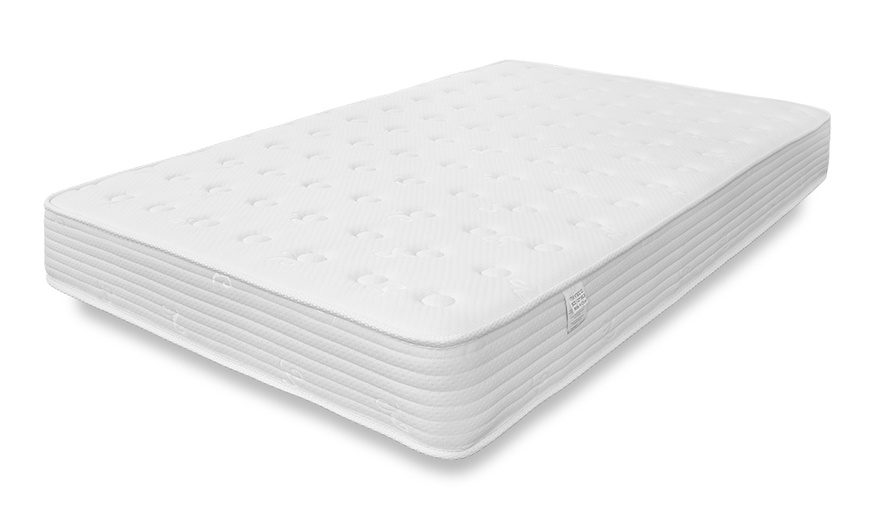 Image 7: Memory Foam Pocket Sprung Mattress 