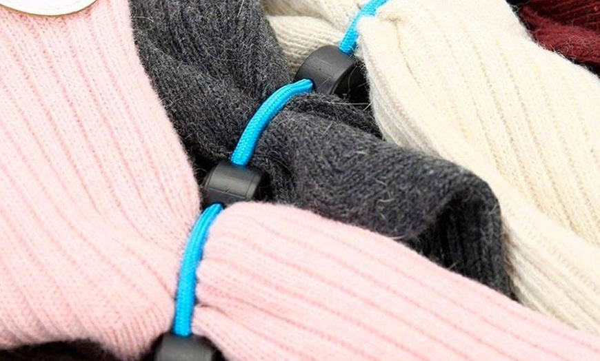 Image 3: Accessorio per lavare e riporre calzini ''SockDock''