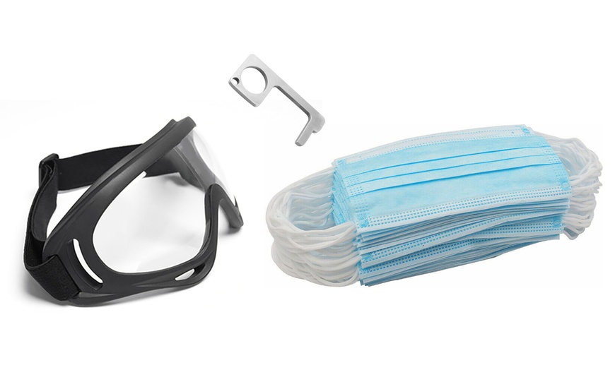 Image 25: Disposable Face Mask and Goggles