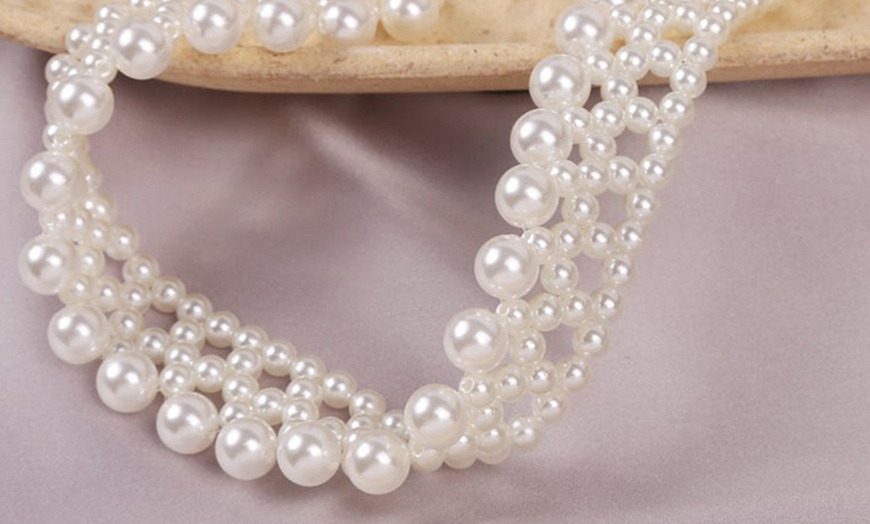 Image 4: Women's Vintage-Style Pearl Choker Necklace