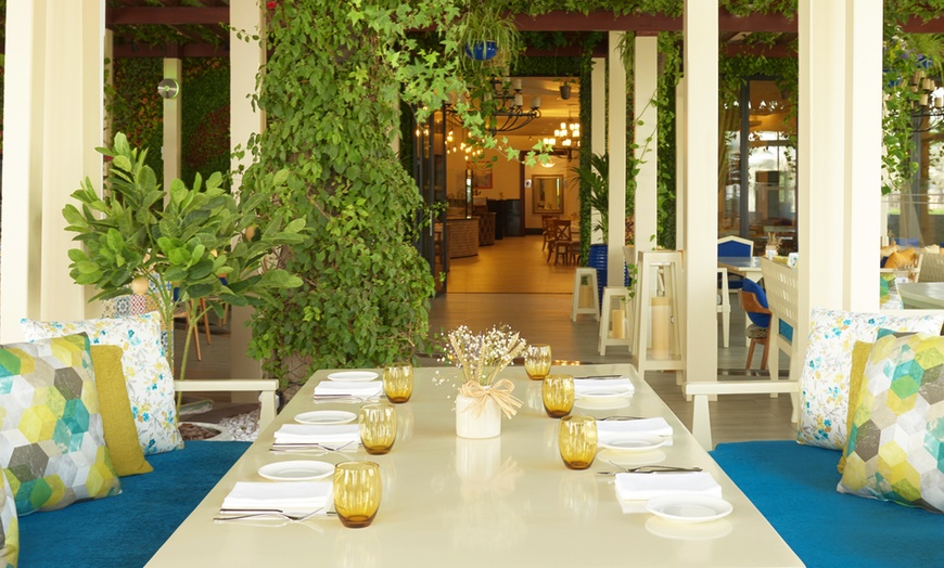 Image 33: 5*Dubai: One-Night Stay with Breakfast and Waterpark Access