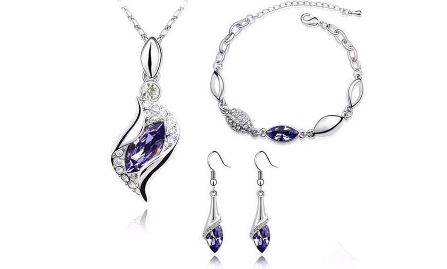 Image 5: Austrian Crystal Set