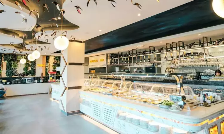 Fusion gourmande : buffet à volonté dans une ambiance moderne