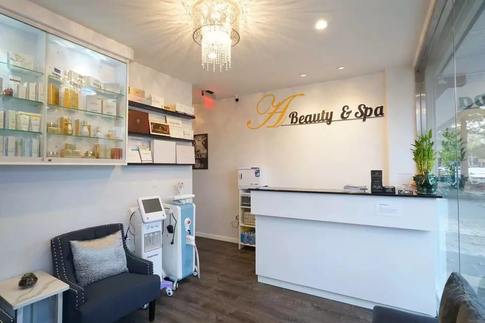 Refresh Your Skin with Microdermabrasion & Collagen Mask