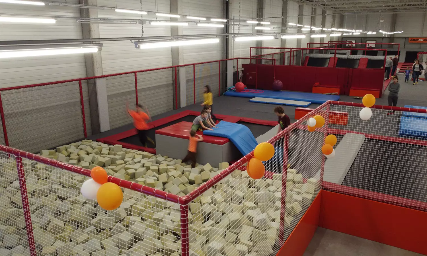 Godzinne wejście do parku trampolin dla 1 lub 2 osób