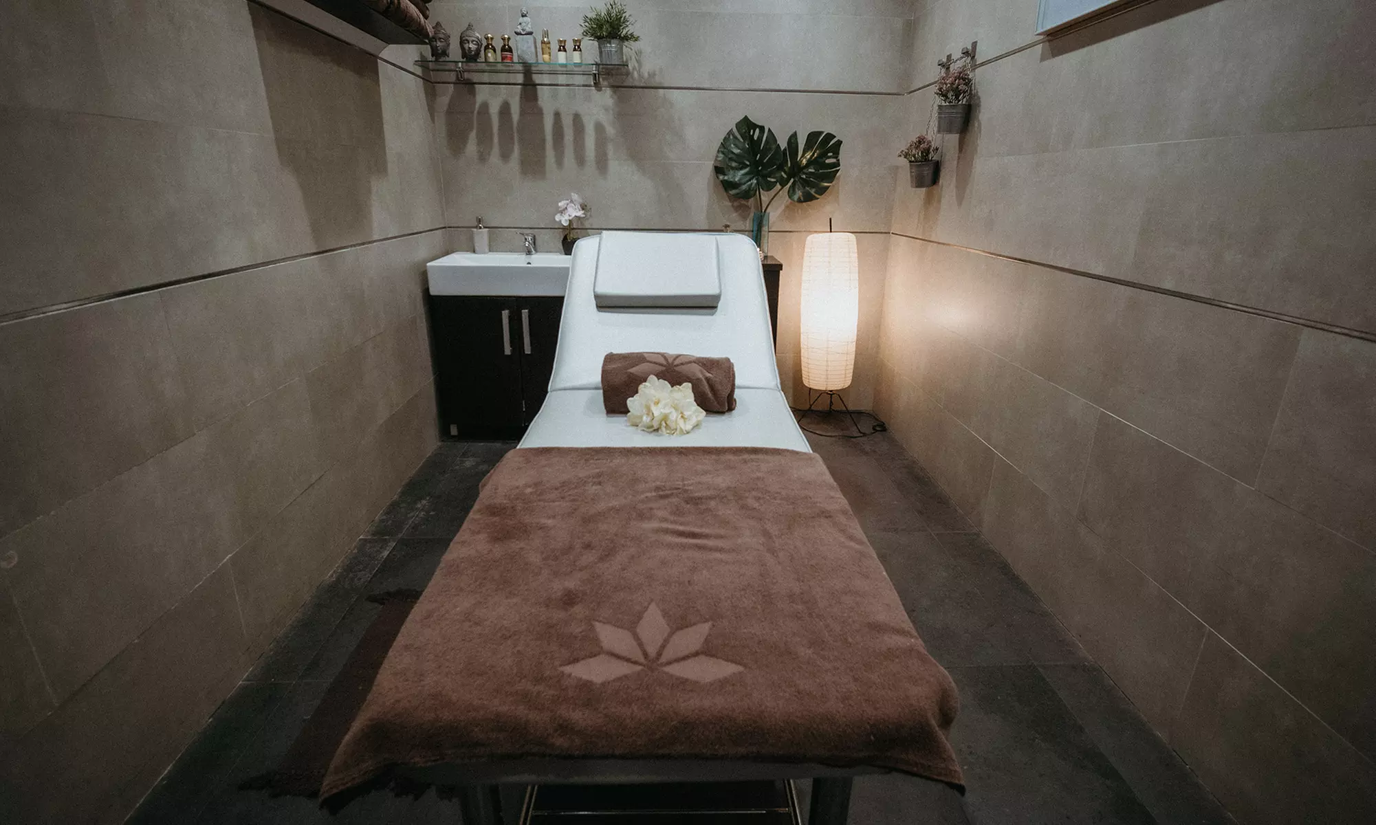 Circuito spa y masaje relajante en Azz Hotel Langre Spa